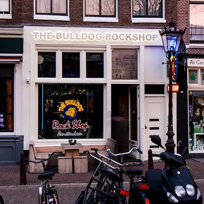 Coffeeshop The Bulldog Rockshop in Amsterdam